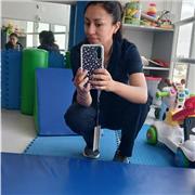 Soy una persona que tiene experiencia en el trabajo y cuidado de niño, empática, con paciencia y con vocación de servicio